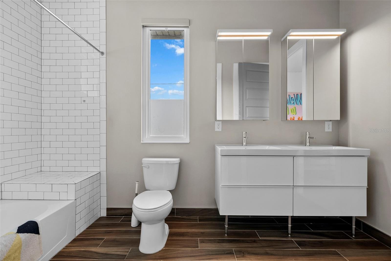 2305 PINE TER, SARASOTA, FL, 34231