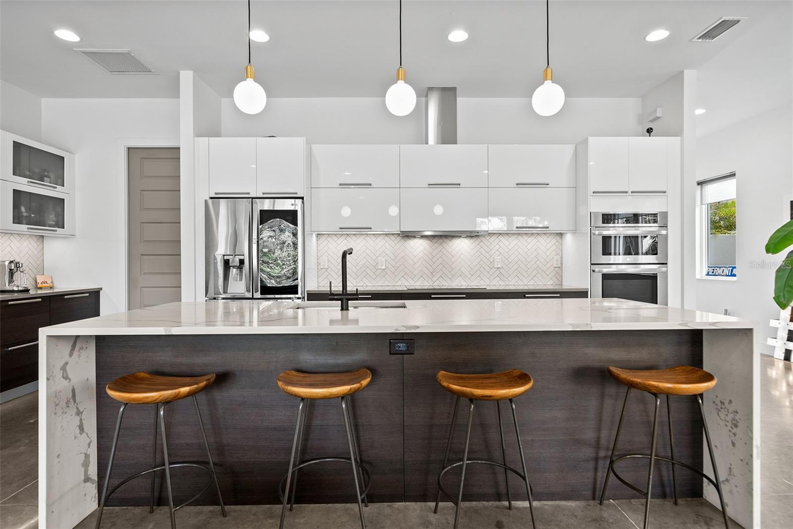 2305 PINE TER, SARASOTA, FL, 34231