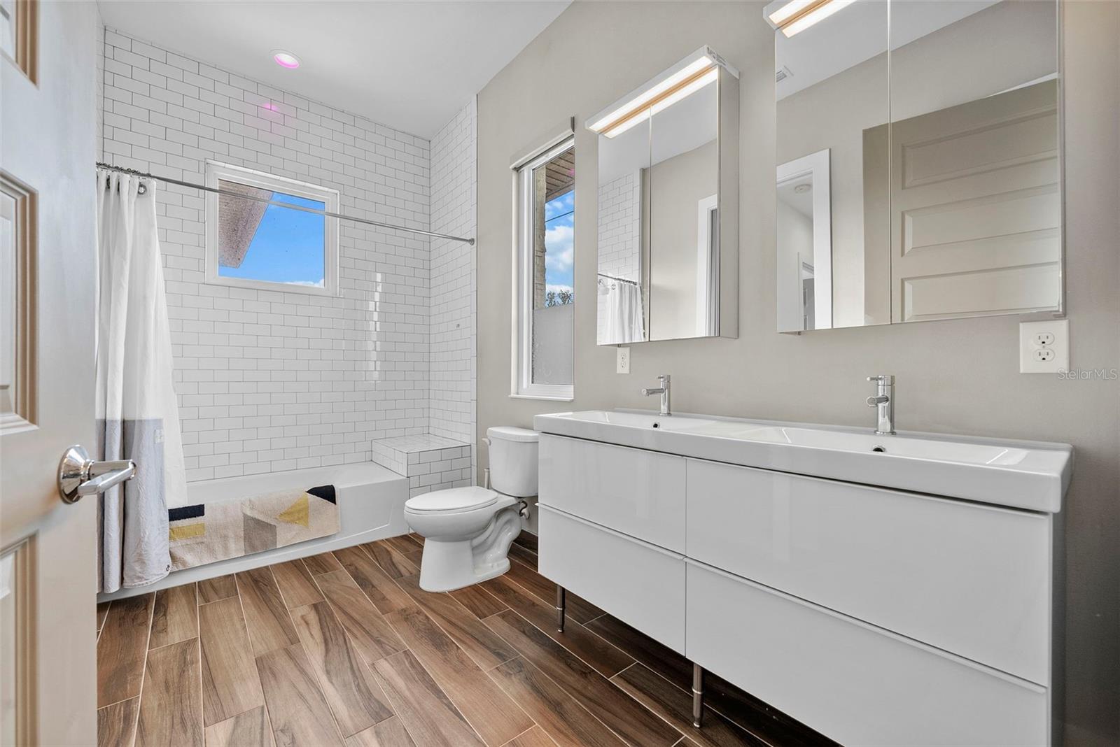 2305 PINE TER, SARASOTA, FL, 34231
