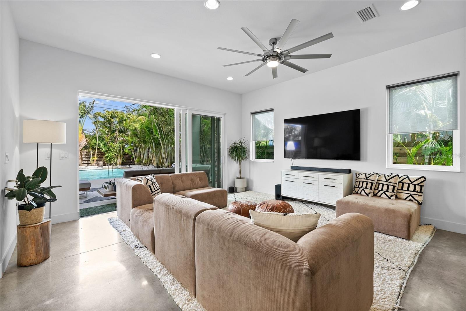 2305 PINE TER, SARASOTA, FL, 34231