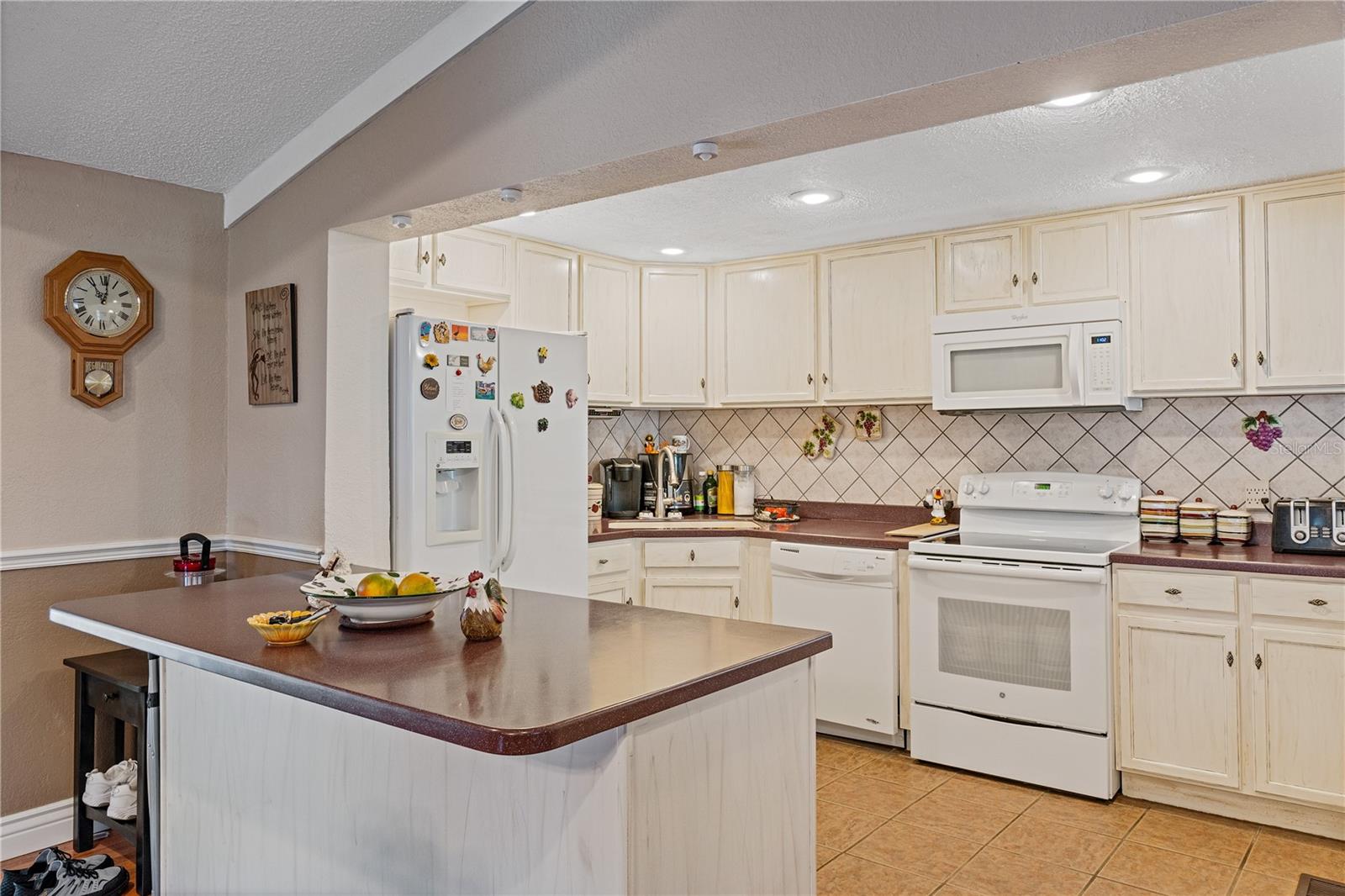 401 WOODLAWN TER, KISSIMMEE, FL, 34744