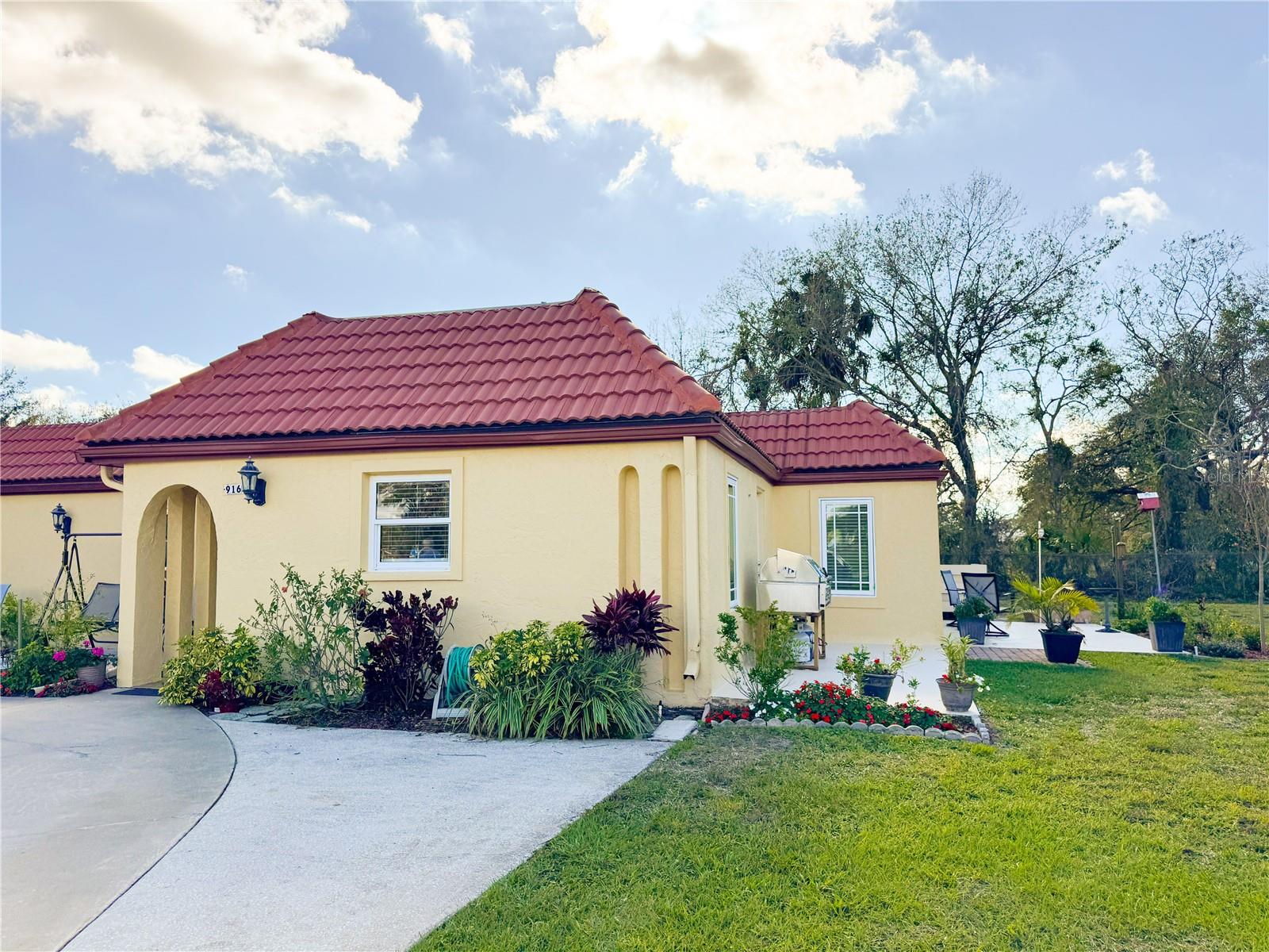 916 W FAITH CIR, BRADENTON, FL, 34212