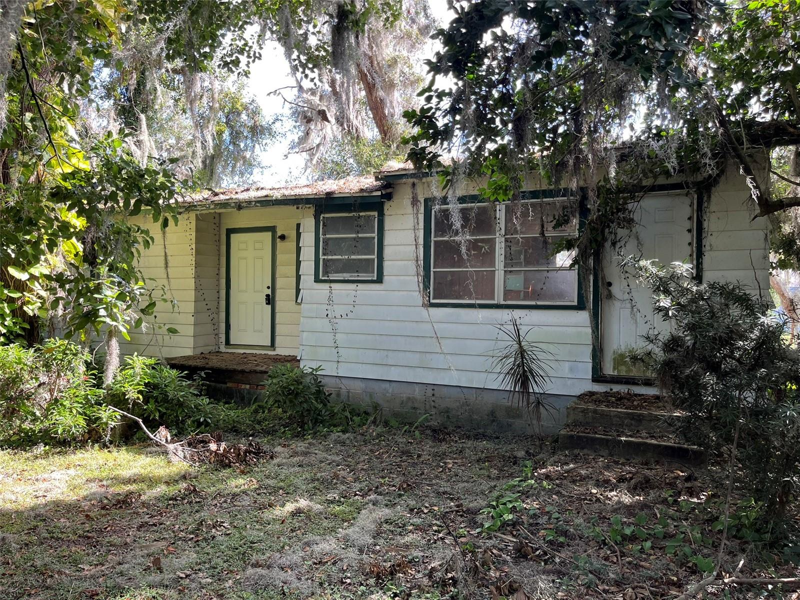 100 PALM ST, FRUITLAND PARK, FL, 34731