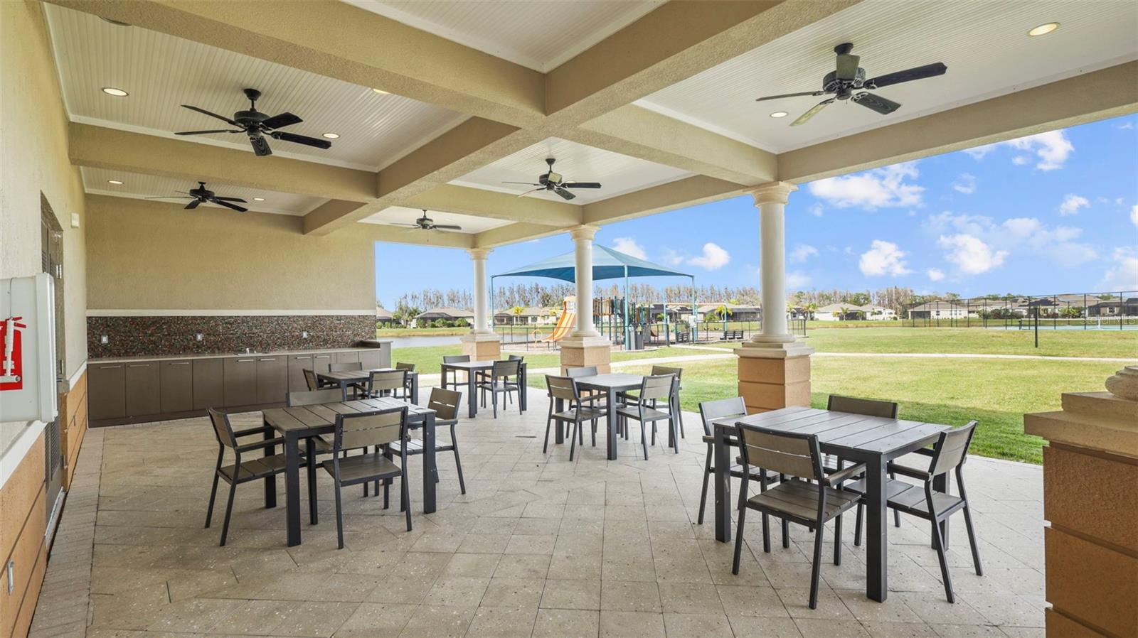 16333 TREASURE POINT DR, WIMAUMA, FL, 33598