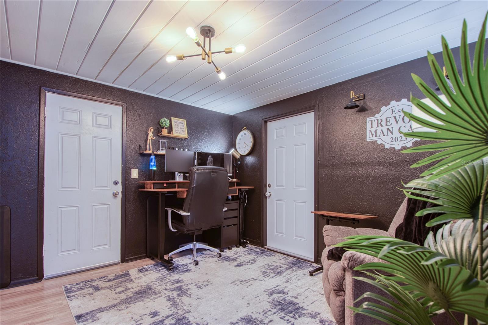 4042 39TH AVE N, ST PETERSBURG, FL, 33714
