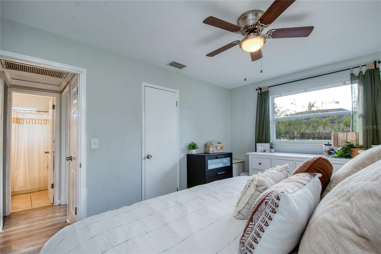 4042 39TH AVE N, ST PETERSBURG, FL, 33714