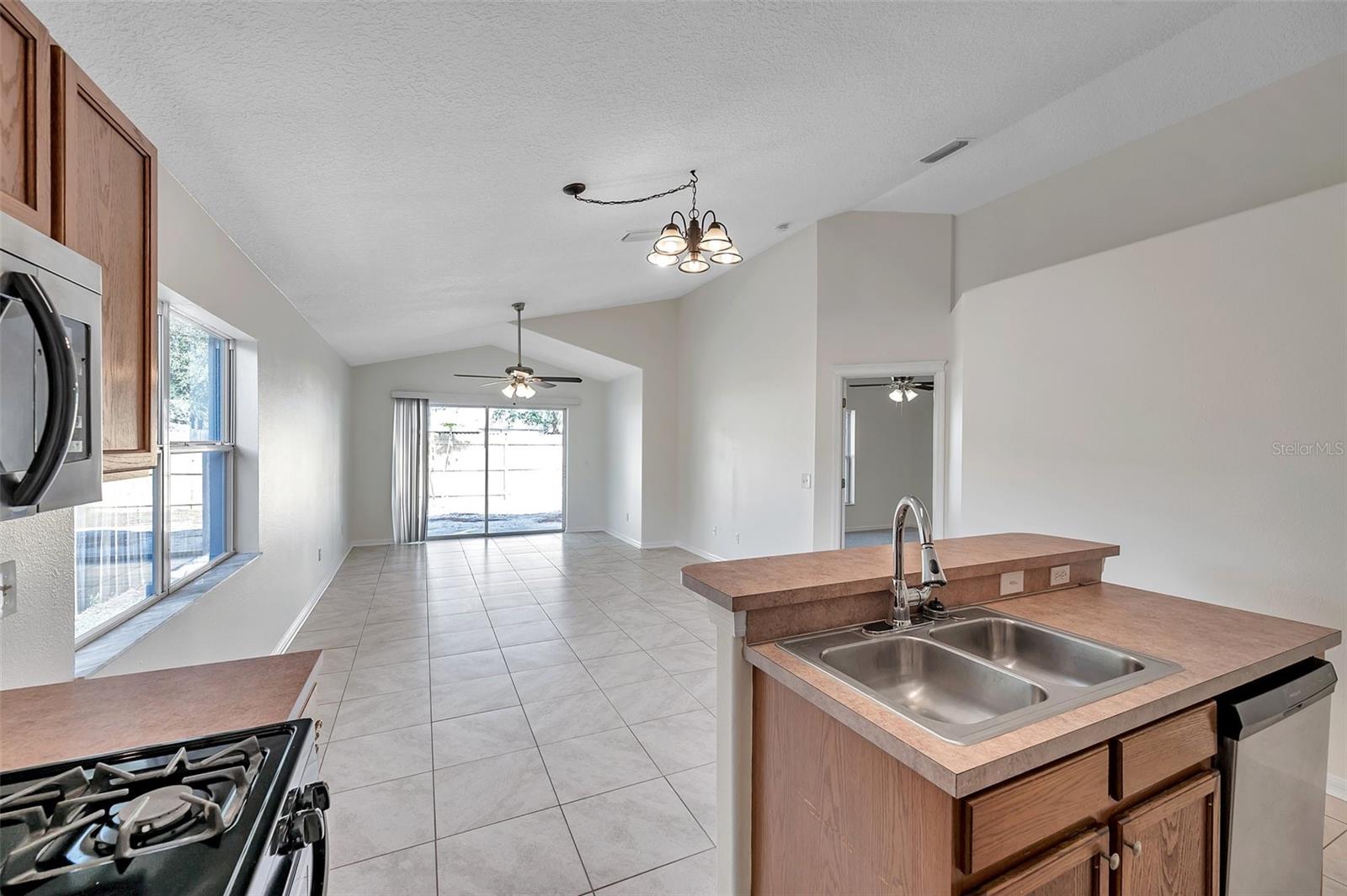 7459 OXFORD GARDEN CIR, APOLLO BEACH, FL, 33572