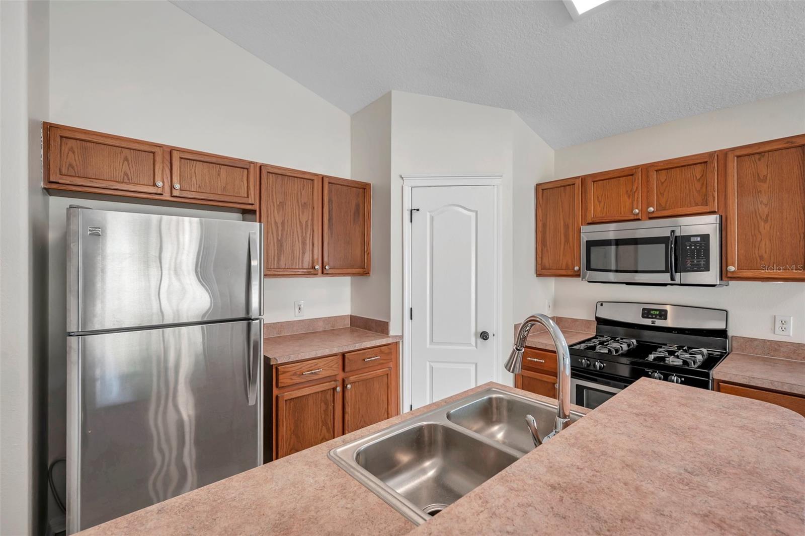 7459 OXFORD GARDEN CIR, APOLLO BEACH, FL, 33572