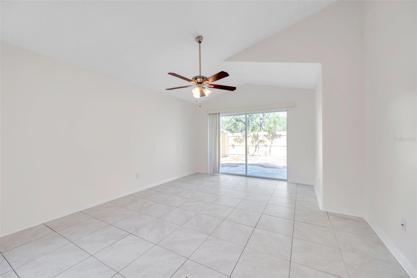 7459 OXFORD GARDEN CIR, APOLLO BEACH, FL, 33572