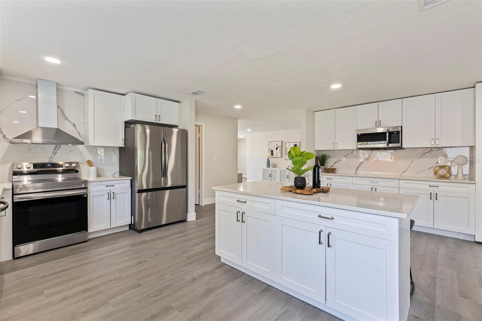 834 RIVERSIDE DR, TARPON SPRINGS, FL, 34689