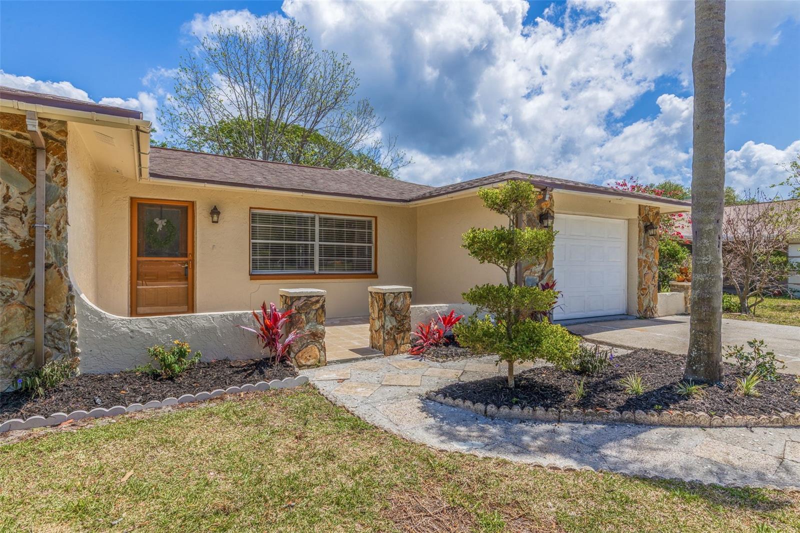 834 RIVERSIDE DR, TARPON SPRINGS, FL, 34689