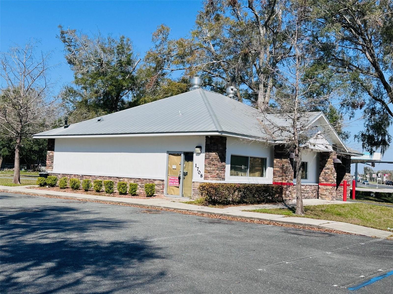 1708 N YOUNG BLVD, CHIEFLAND, FL, 32626
