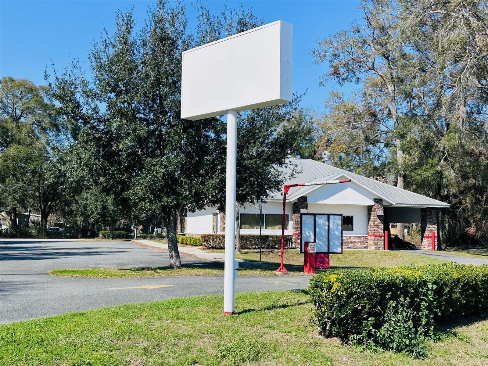 1708 N YOUNG BLVD, CHIEFLAND, FL, 32626