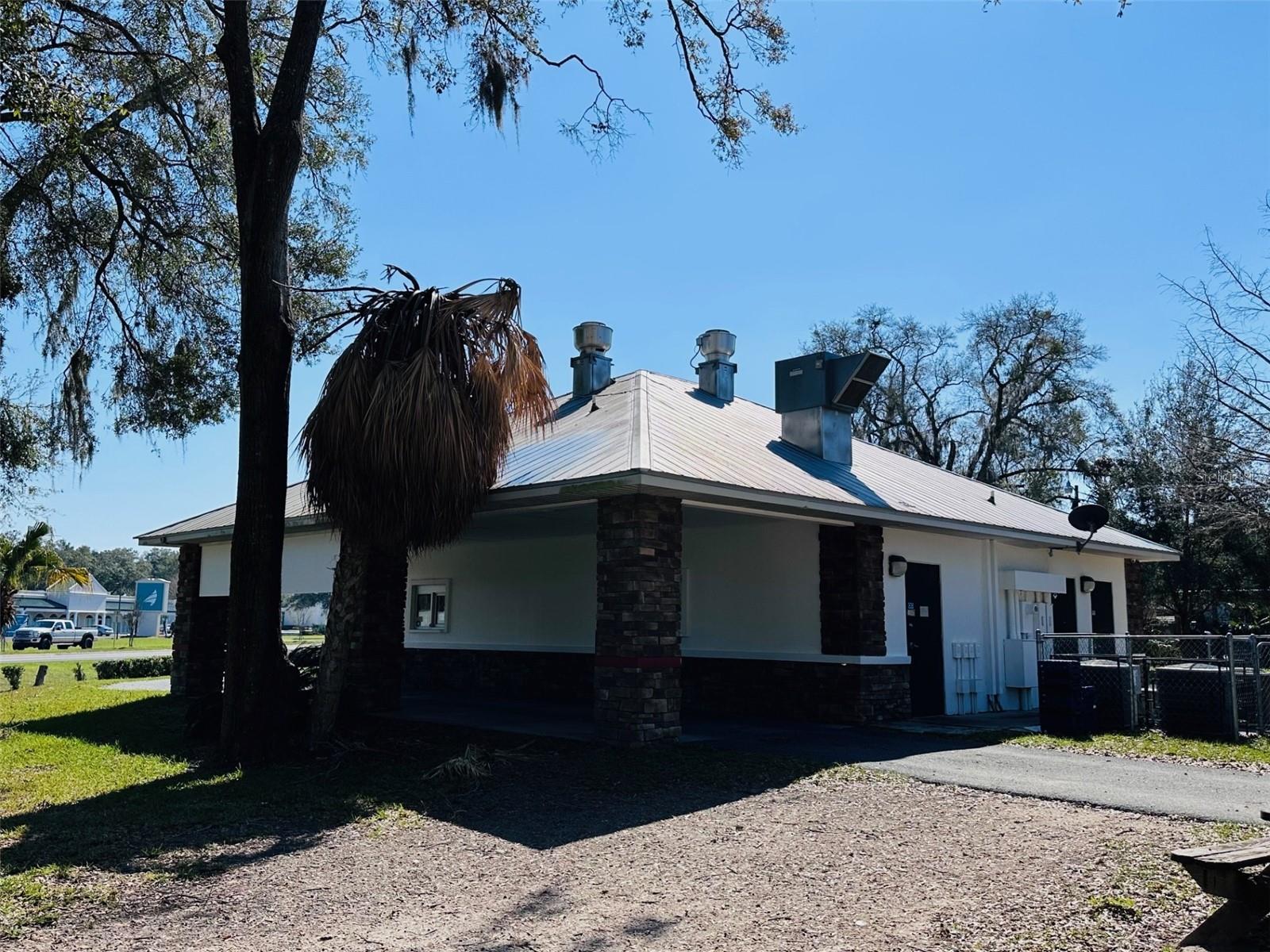 1708 N YOUNG BLVD, CHIEFLAND, FL, 32626