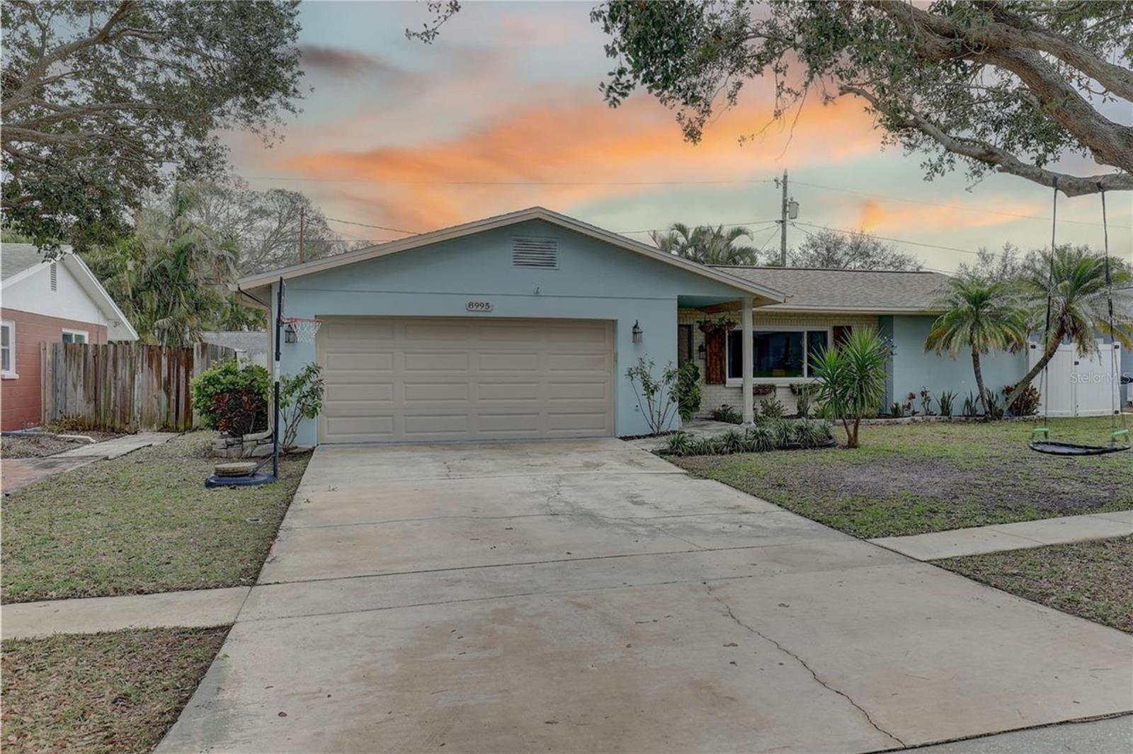 8995 BRIARWOOD DR, SEMINOLE, FL, 33772
