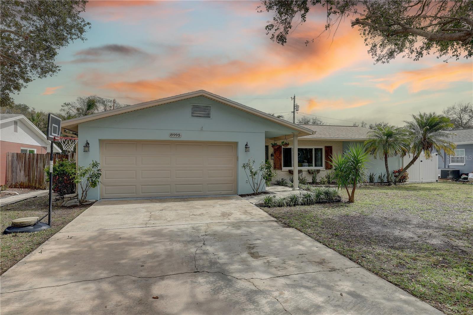 8995 BRIARWOOD DR, SEMINOLE, FL, 33772
