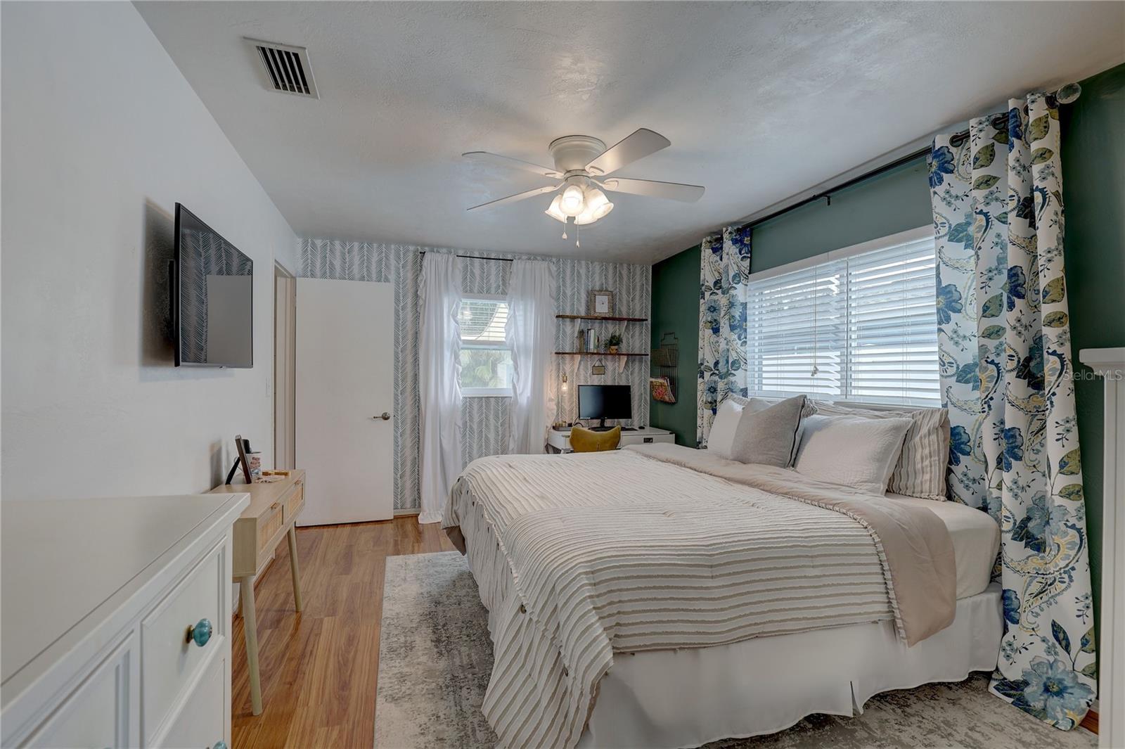 8995 BRIARWOOD DR, SEMINOLE, FL, 33772