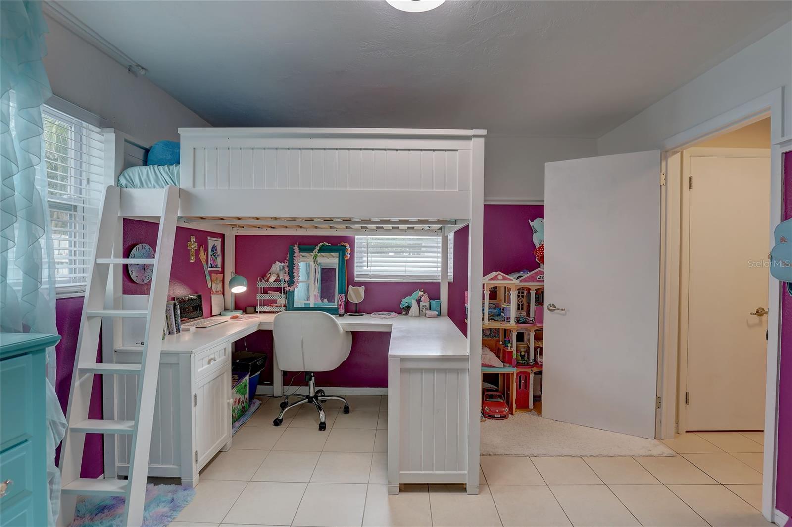 8995 BRIARWOOD DR, SEMINOLE, FL, 33772