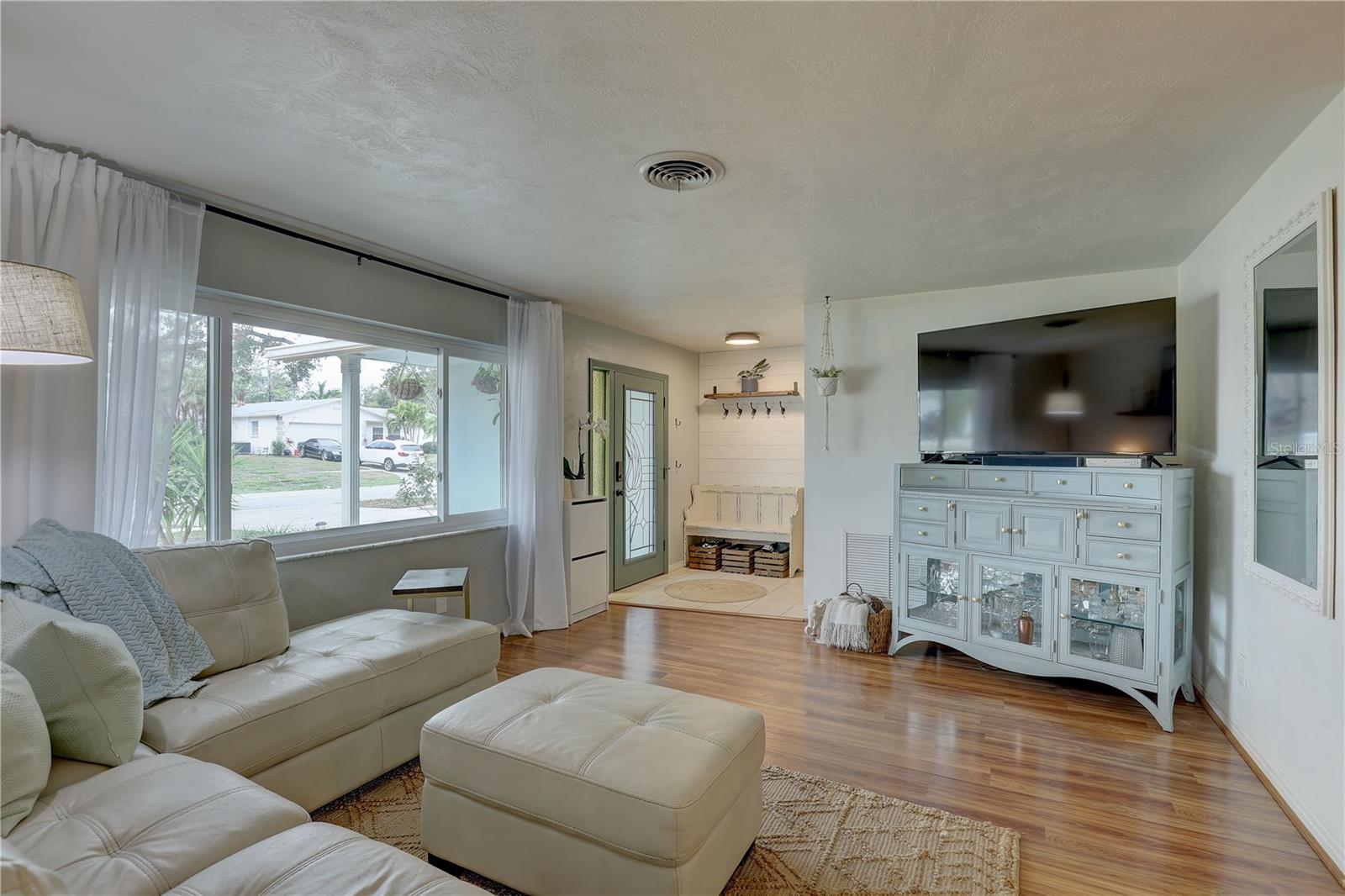 8995 BRIARWOOD DR, SEMINOLE, FL, 33772