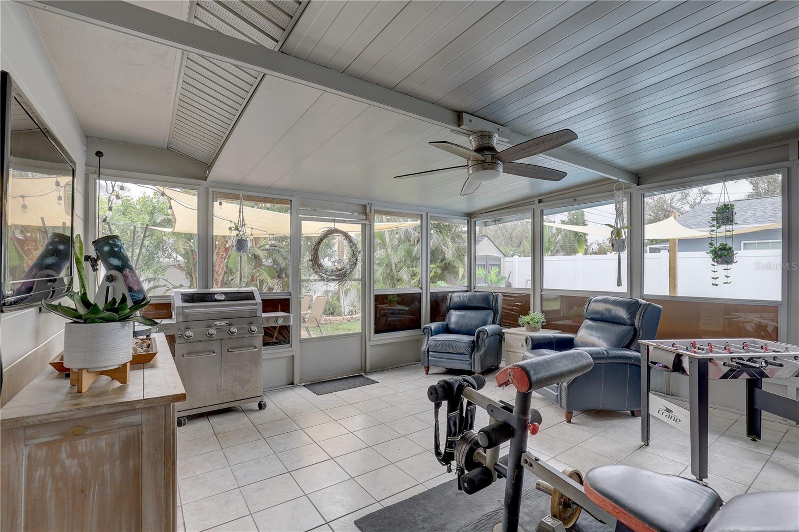 8995 BRIARWOOD DR, SEMINOLE, FL, 33772