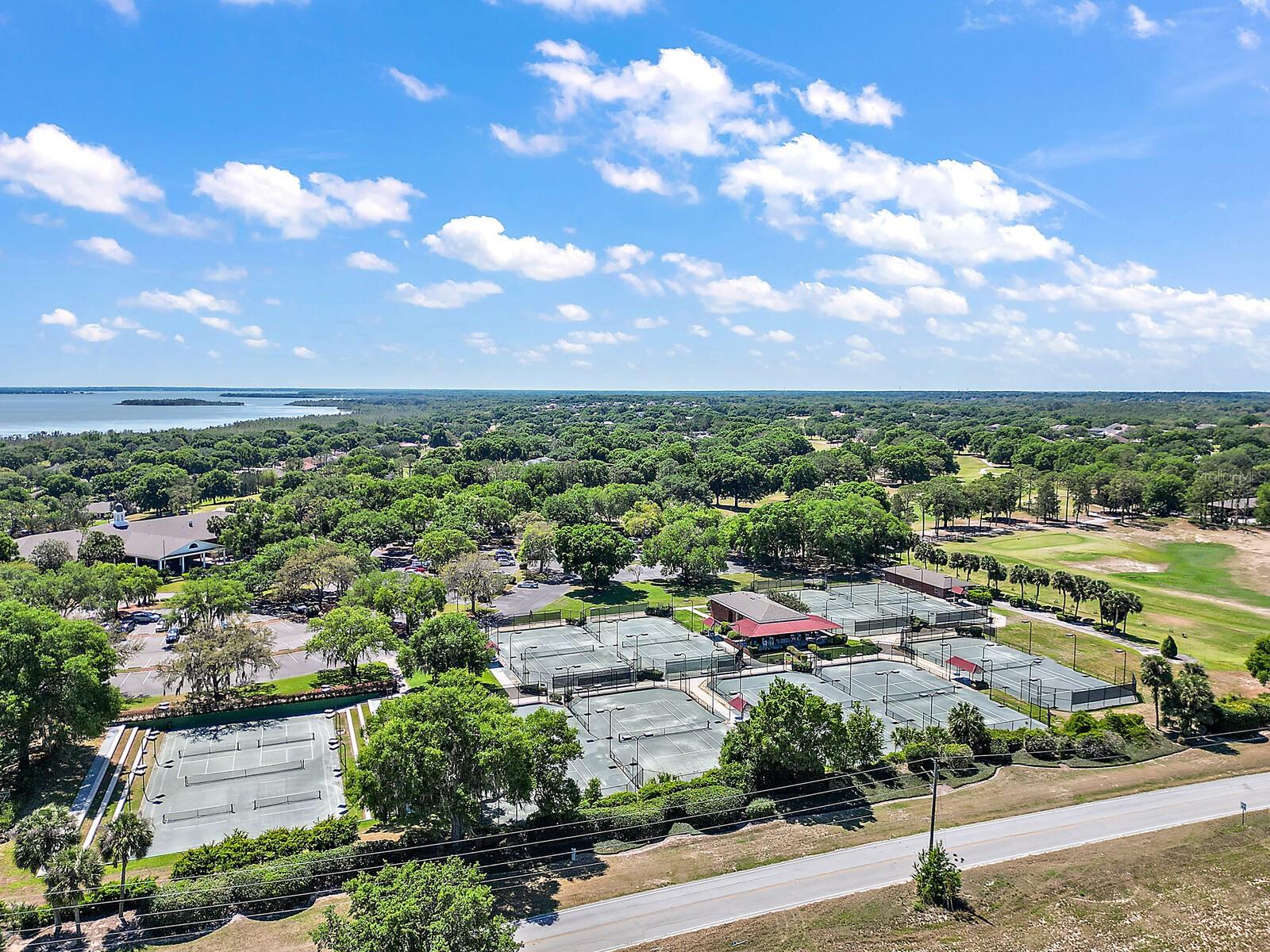 39100 TACOMA DR, LADY LAKE, FL, 32159