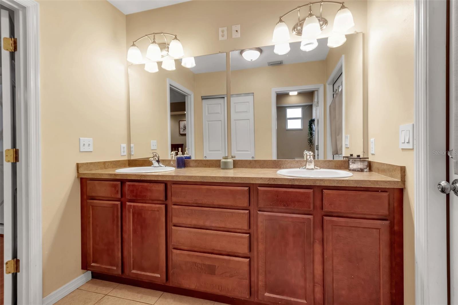 605 15TH AVENUE DR E, PALMETTO, FL, 34221