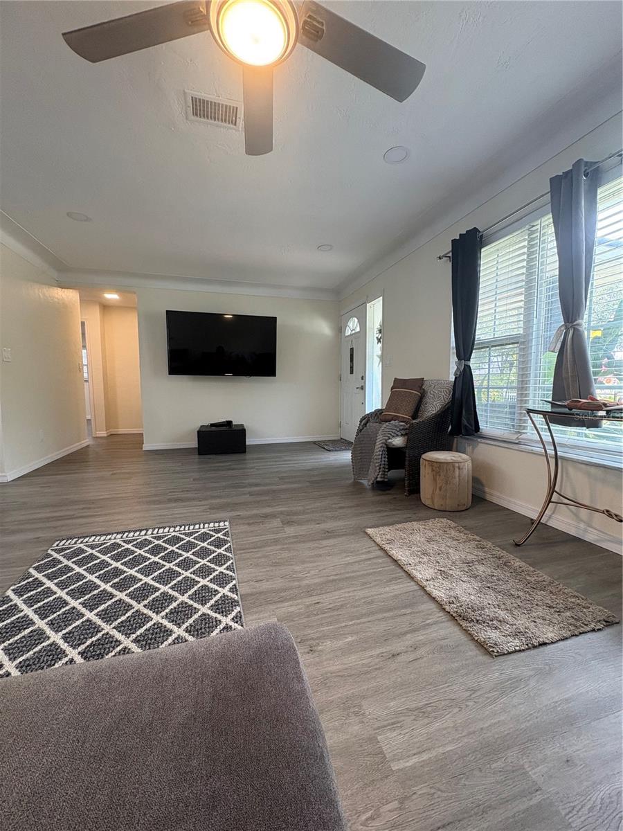 Living Room/Front Entry