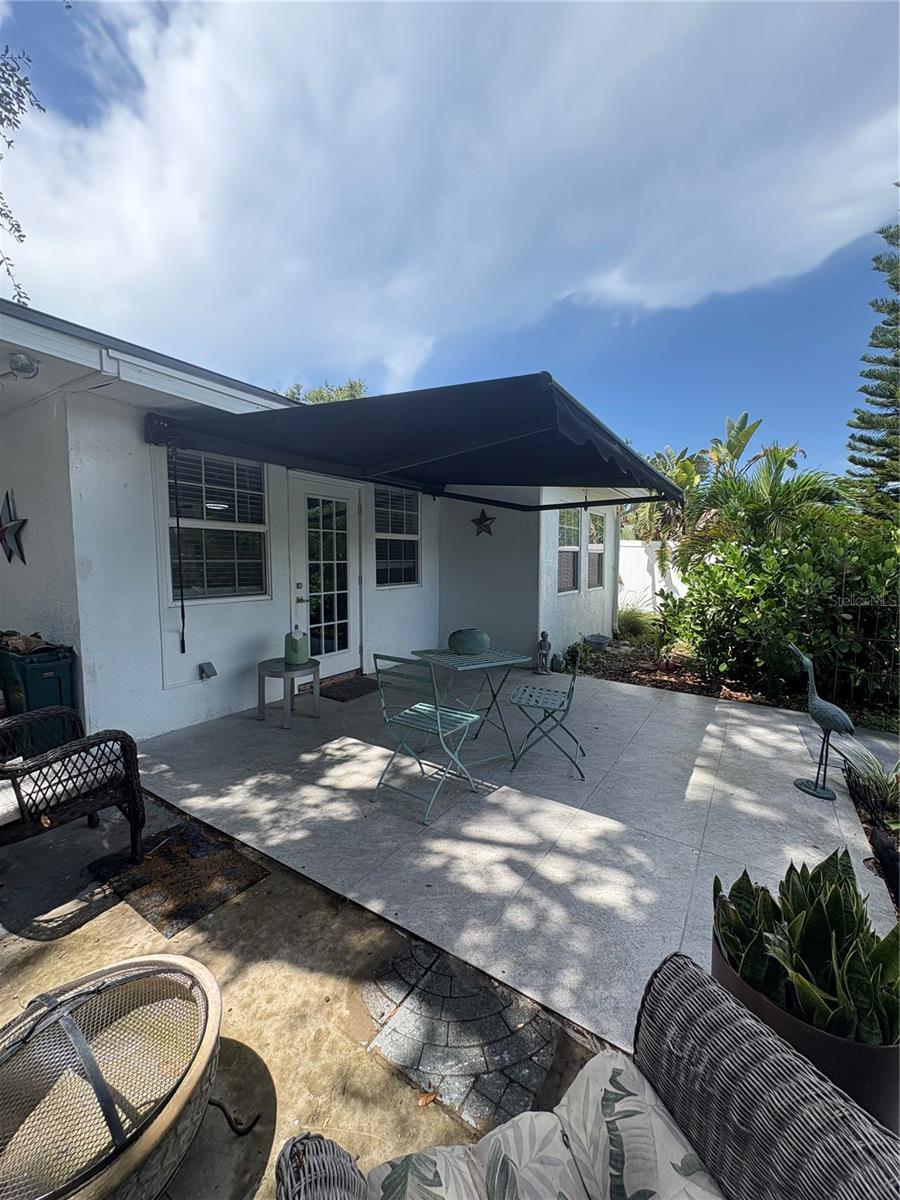 BRAND NEW Retractable Awning