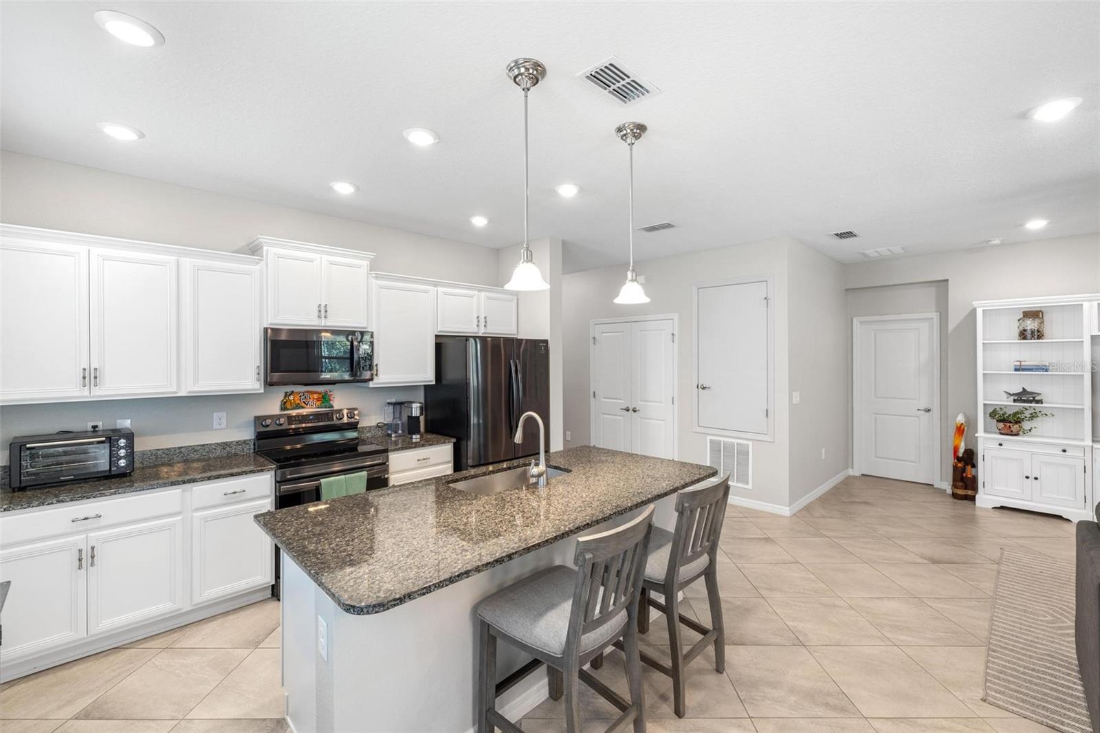 2042 MESIC HAMMOCK WAY, VENICE, FL, 34292