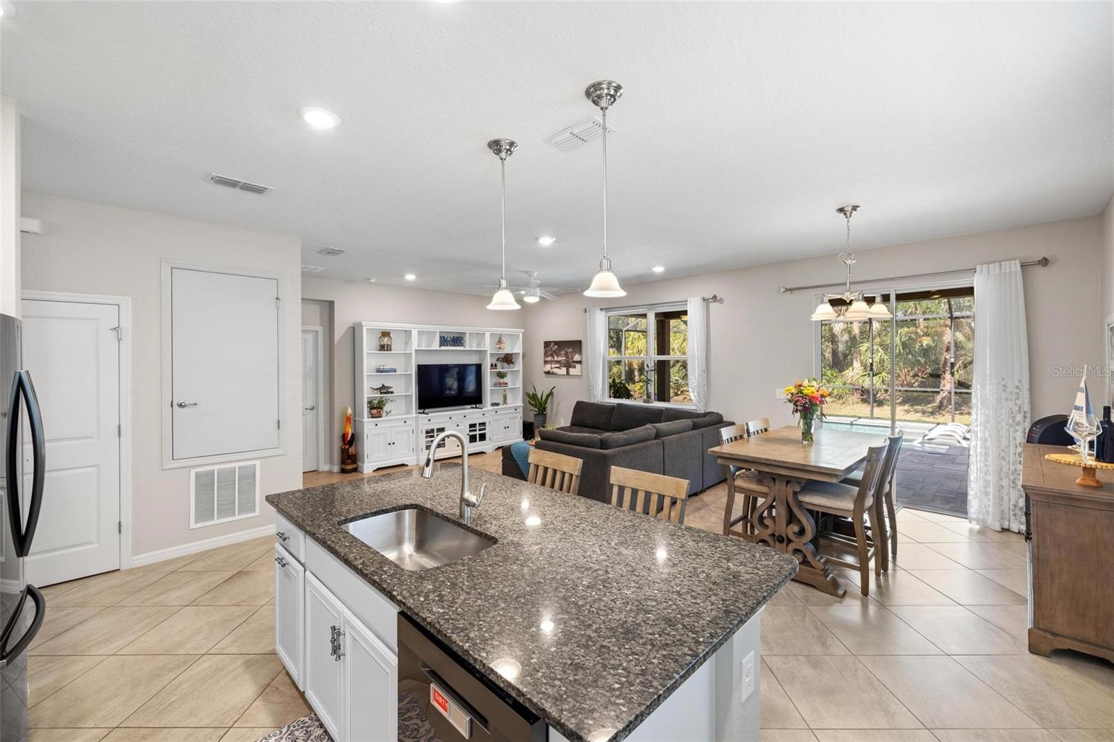 2042 MESIC HAMMOCK WAY, VENICE, FL, 34292