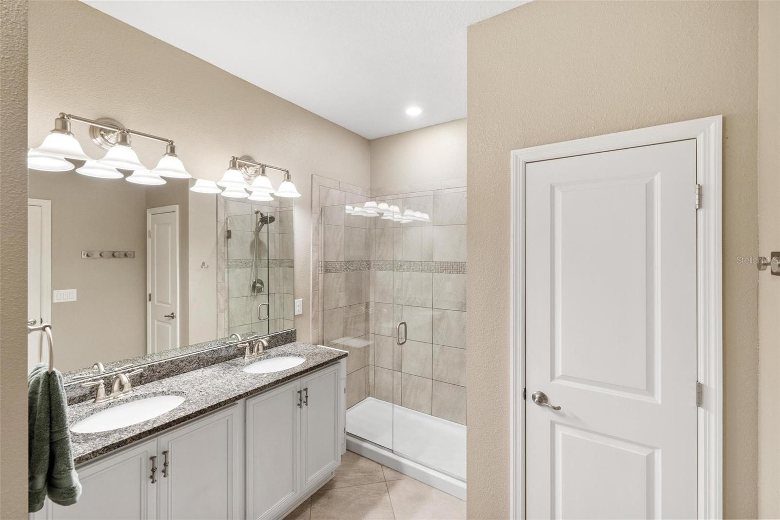 2042 MESIC HAMMOCK WAY, VENICE, FL, 34292