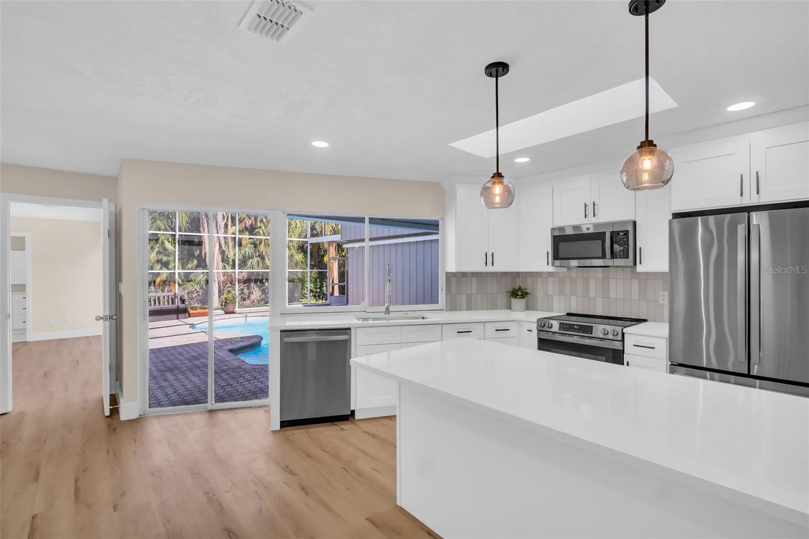 375 HOLLY HILL RD, OLDSMAR, FL, 34677