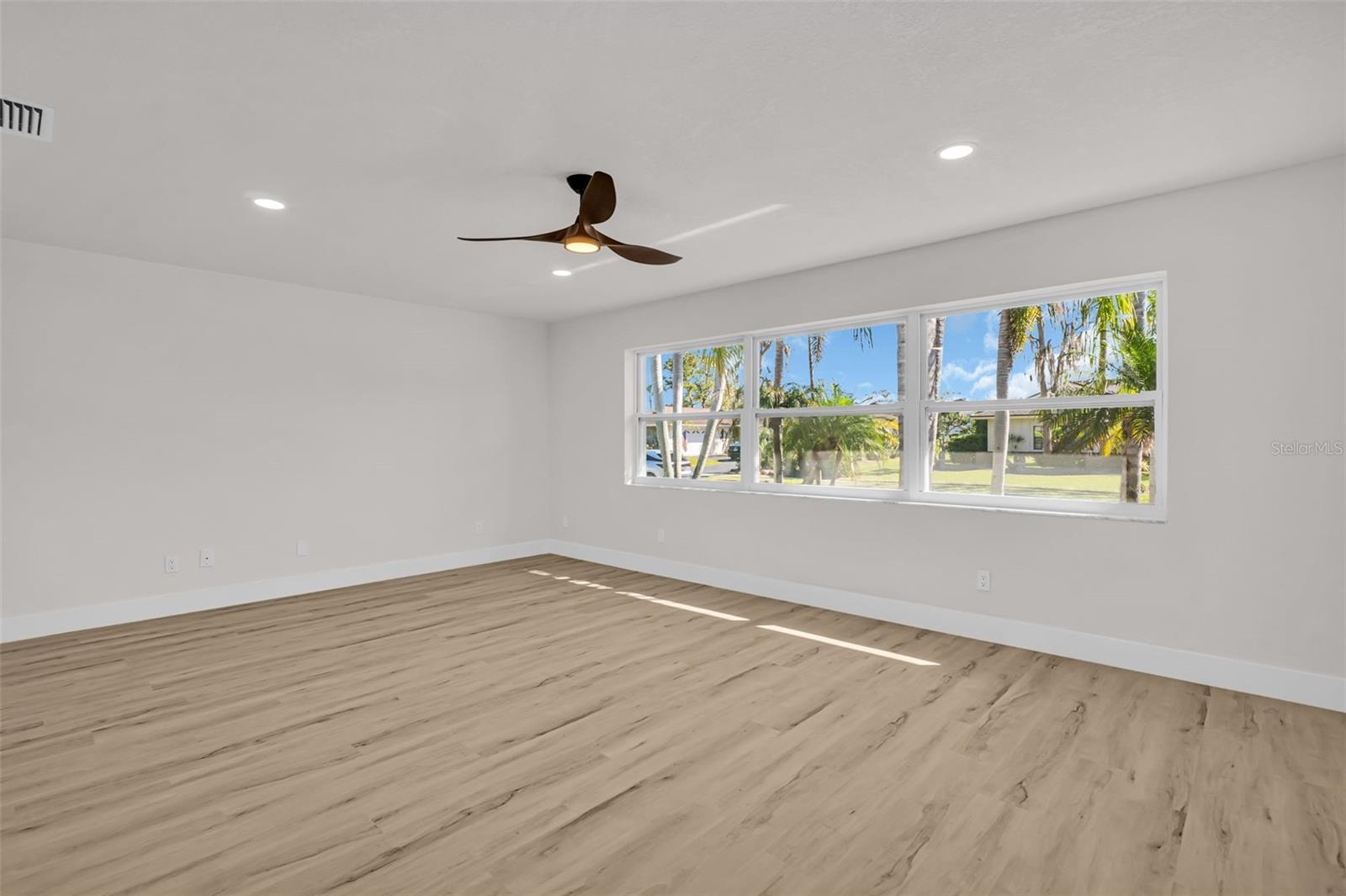 375 HOLLY HILL RD, OLDSMAR, FL, 34677