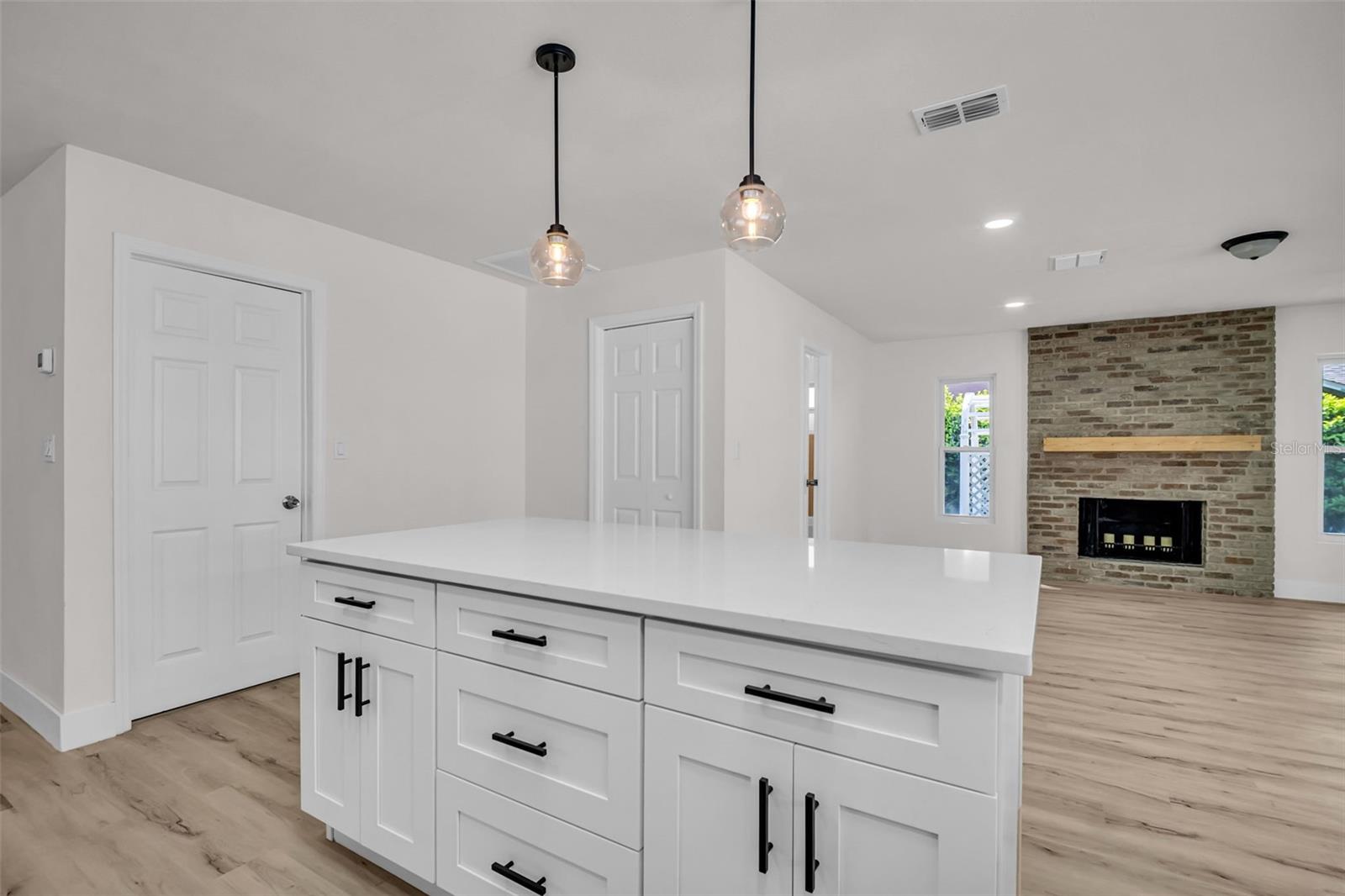 375 HOLLY HILL RD, OLDSMAR, FL, 34677
