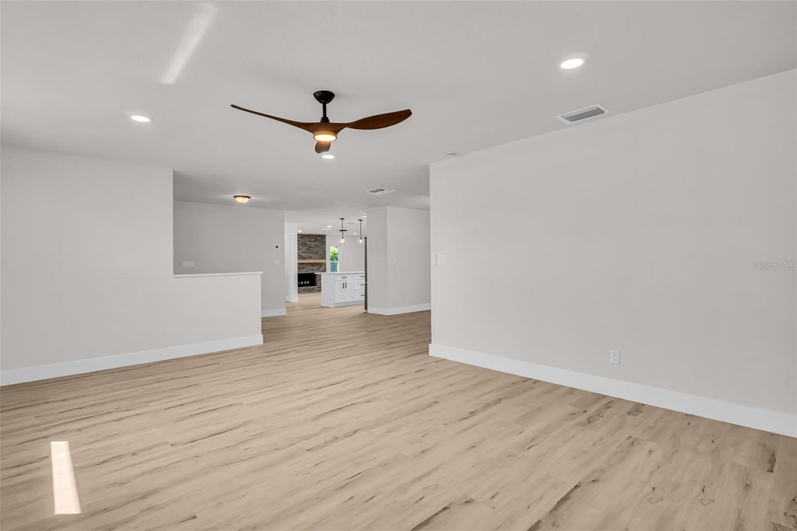 375 HOLLY HILL RD, OLDSMAR, FL, 34677