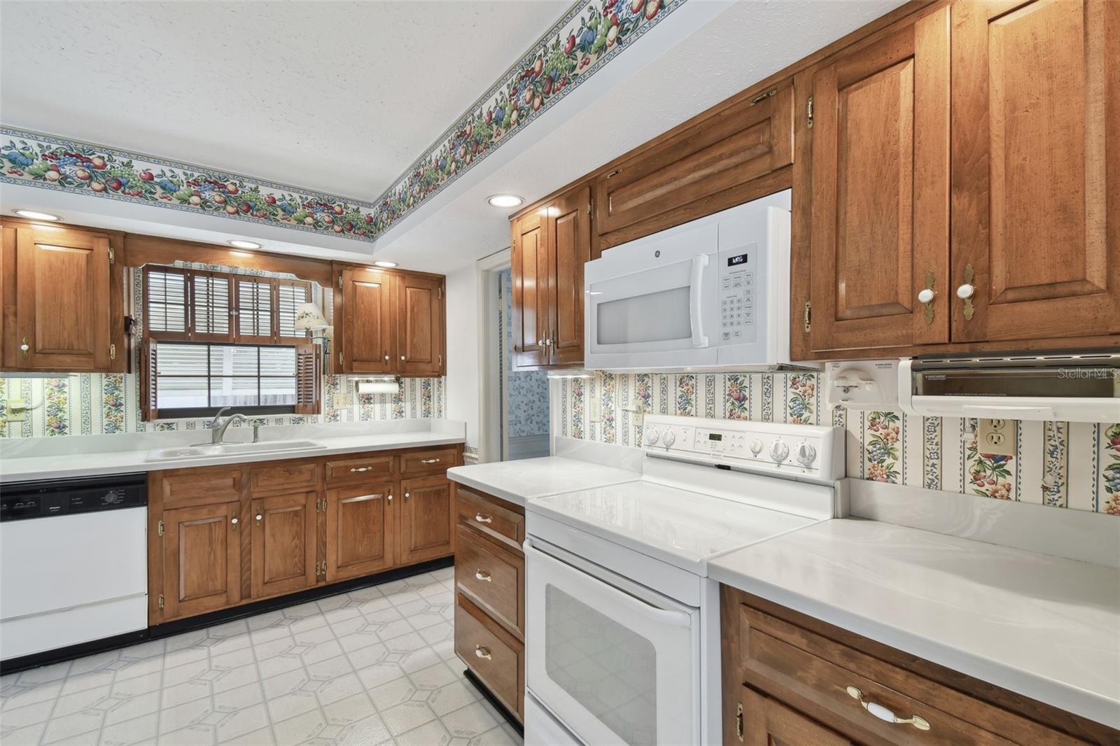 4044 PRIORY CIR, TAMPA, FL, 33618