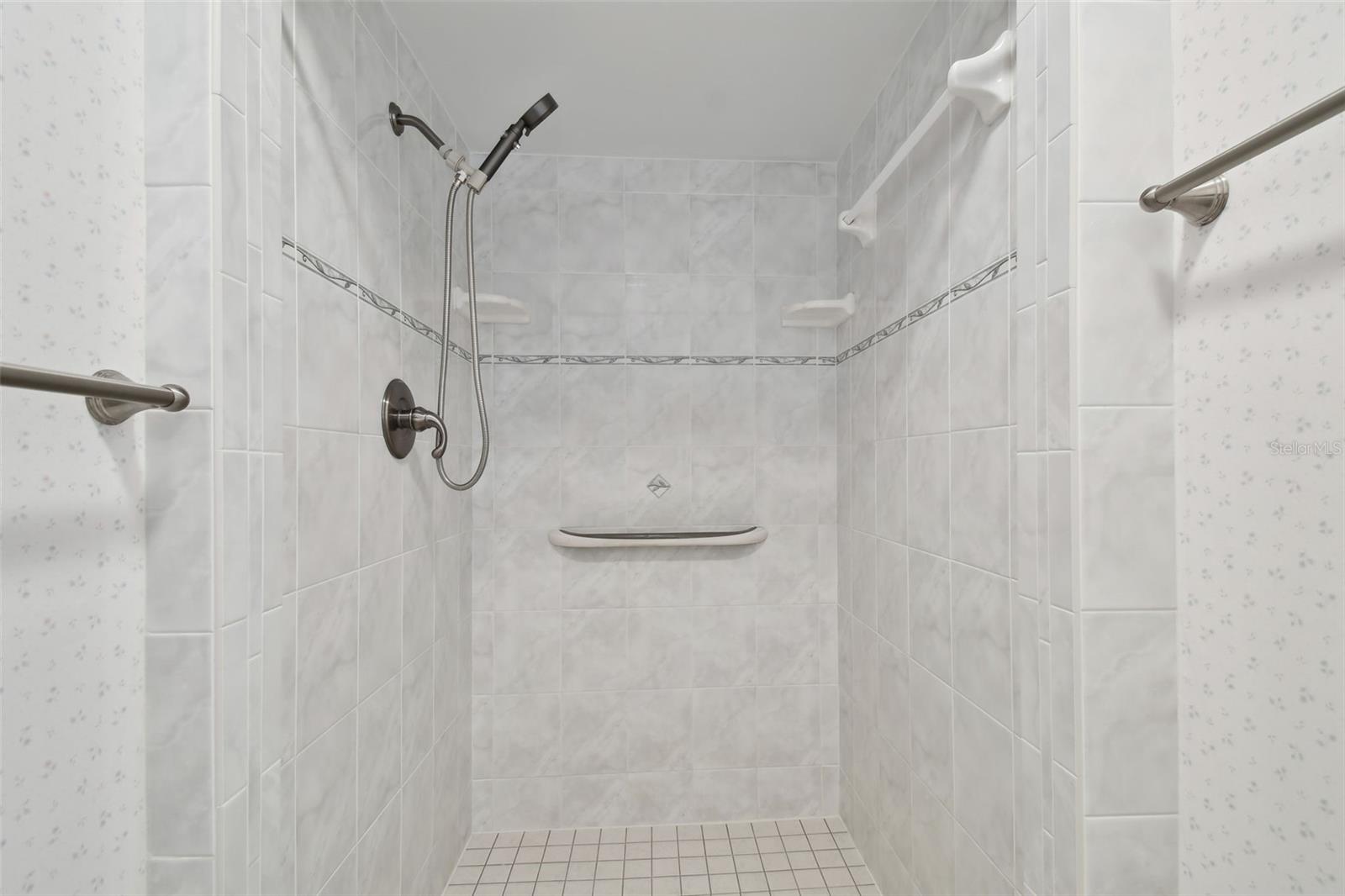 4044 PRIORY CIR, TAMPA, FL, 33618