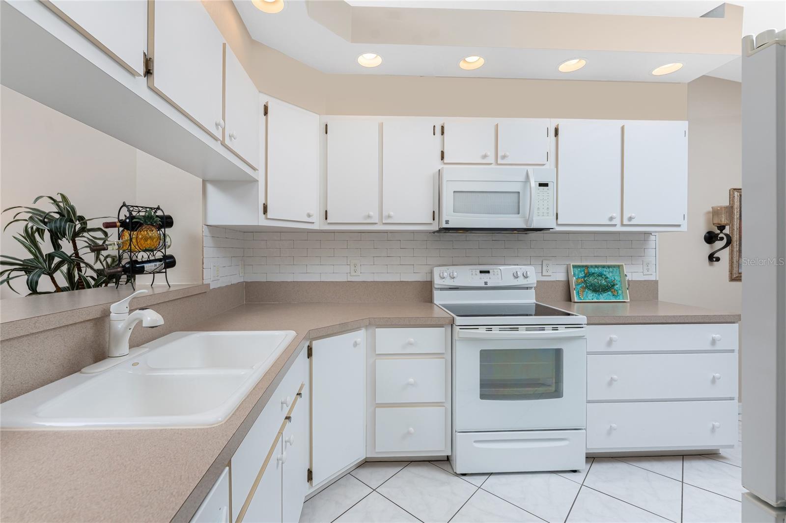 11644 SW EGRET CIR #305, LAKE SUZY, FL, 34269