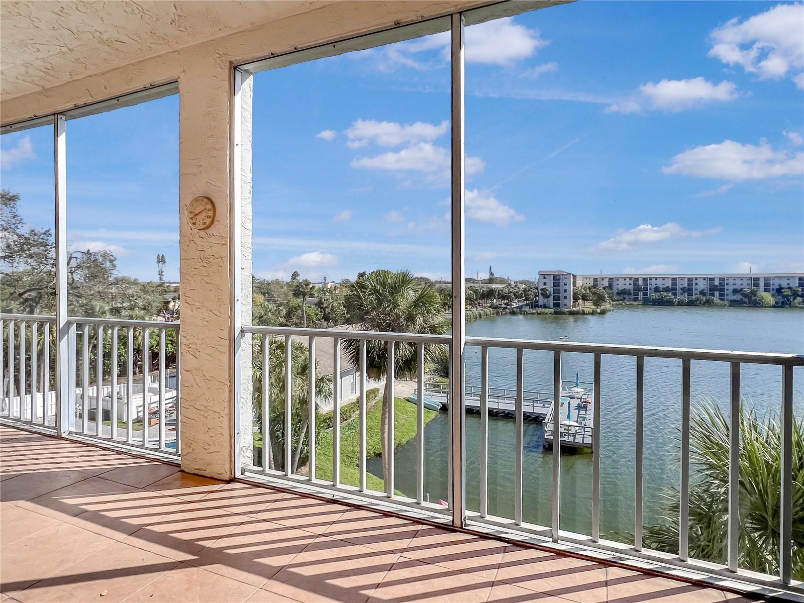 3424 LAKE BAYSHORE DR #405 BUILDING P, BRADENTON, FL, 34205