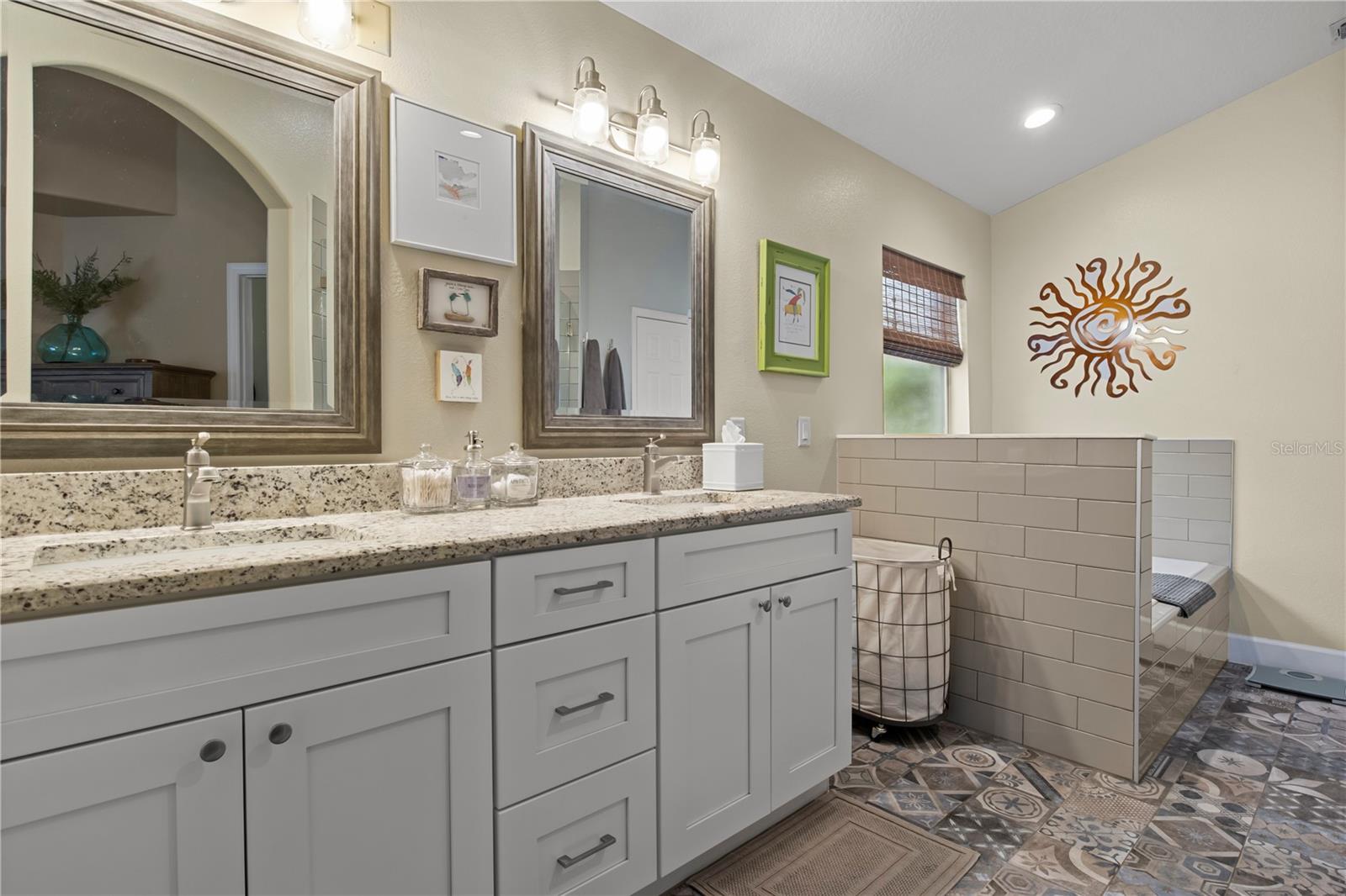 506 PRINCE CHARLES DR, DAVENPORT, FL, 33837