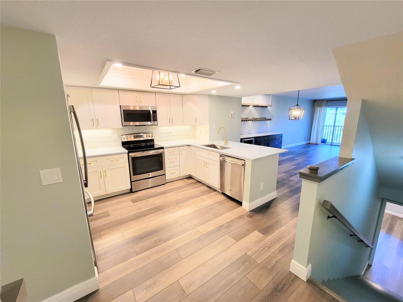9914 INDIAN KEY TRL #32, SEMINOLE, FL, 33776