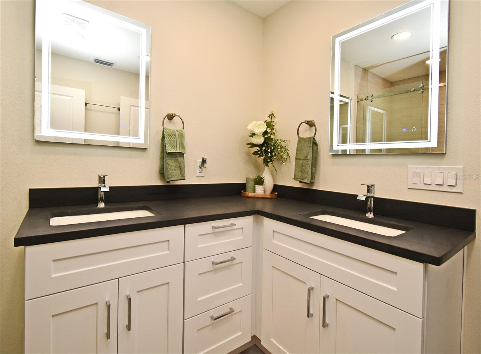 938 S BUMBY AVE, ORLANDO, FL, 32806
