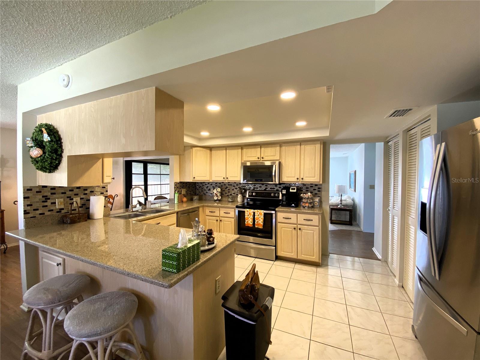 3002 VIVIENDA DR #22, BRADENTON, FL, 34207
