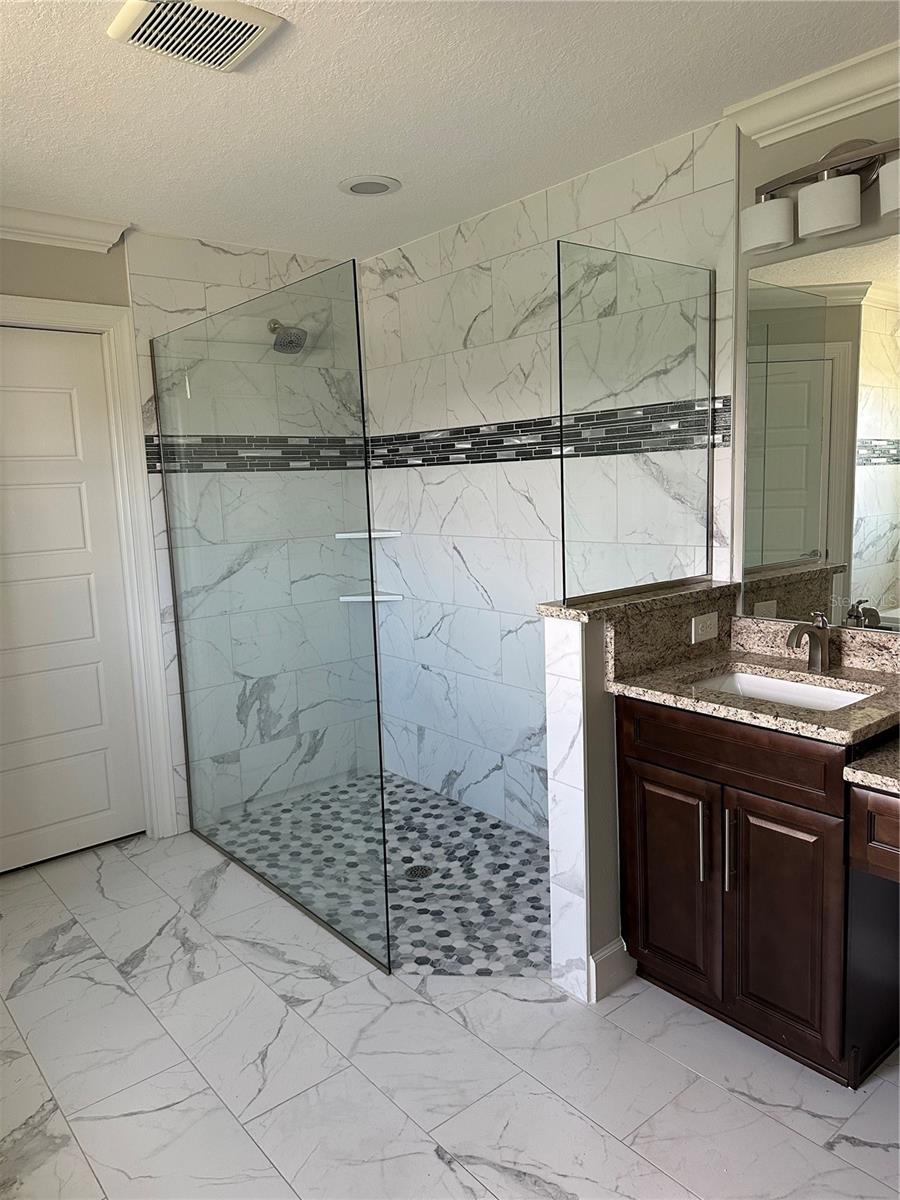 1056 TAMPA RD, VENICE, FL, 34293