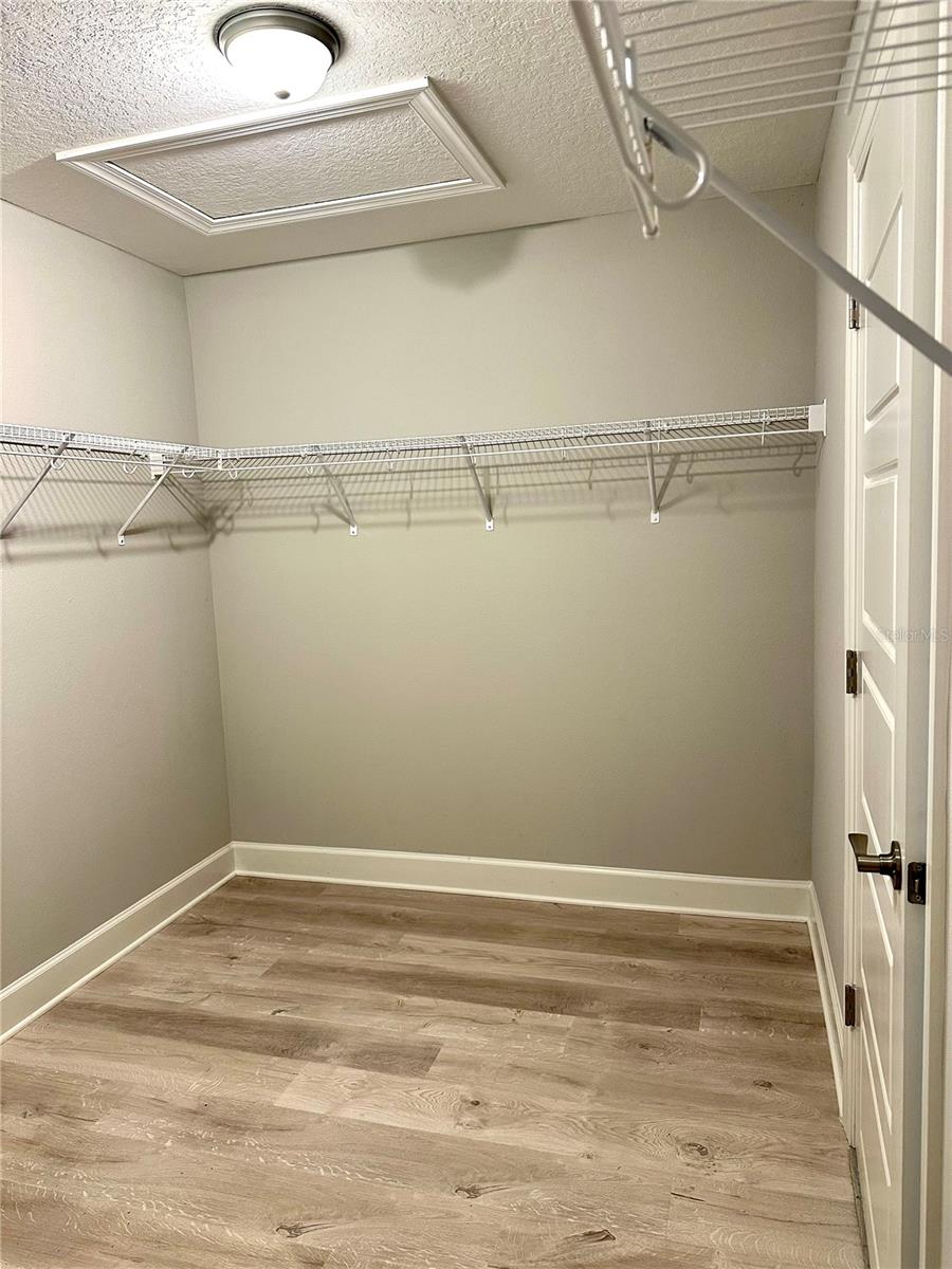 1056 TAMPA RD, VENICE, FL, 34293