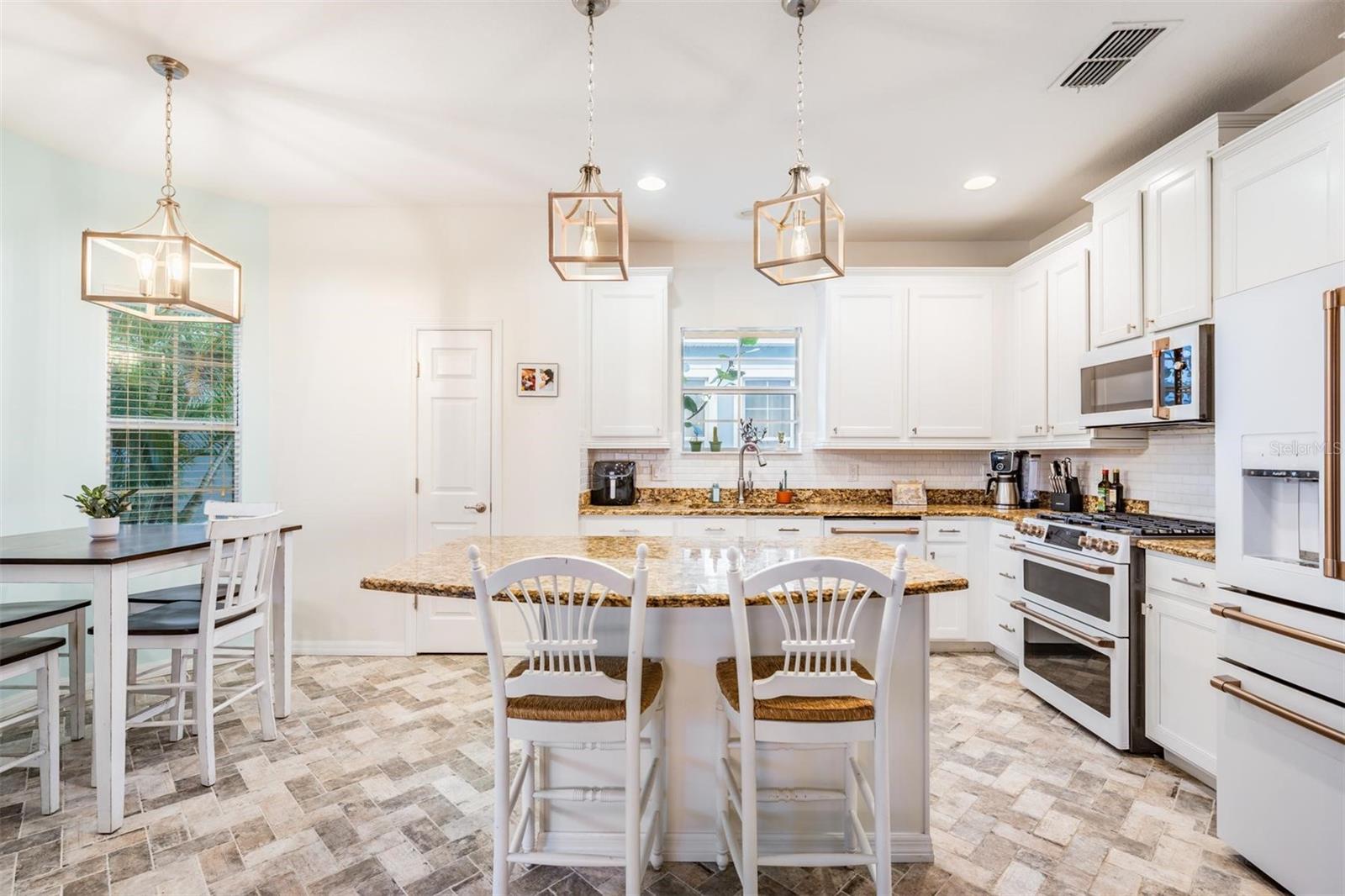 409 WINTERSIDE DR, APOLLO BEACH, FL, 33572