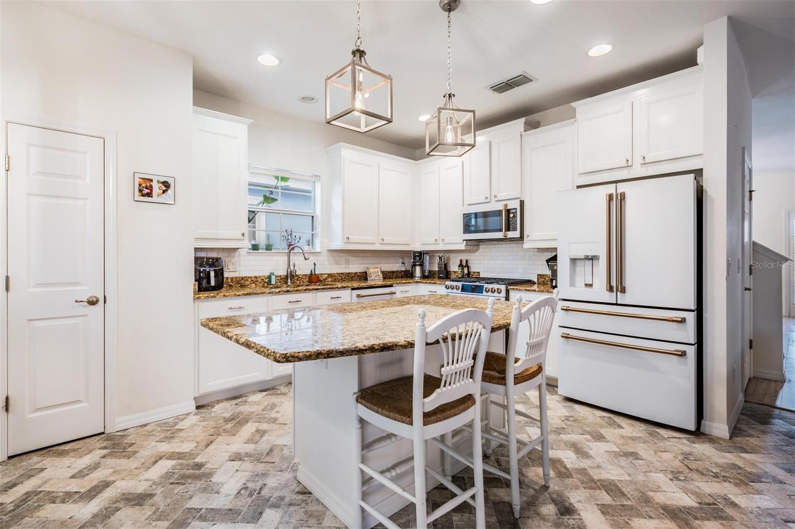 409 WINTERSIDE DR, APOLLO BEACH, FL, 33572