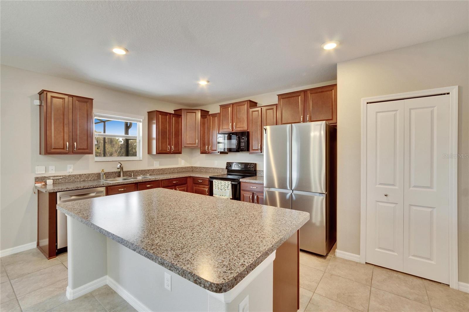 3921 KEARSNEY ABBEY CIR, DOVER, FL, 33527