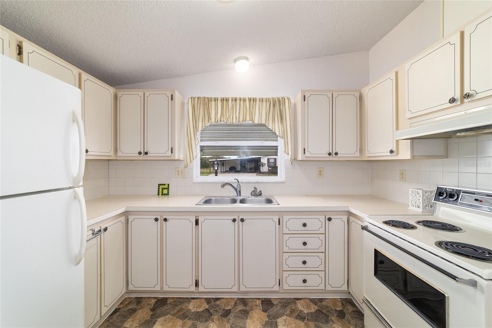 1507 E SCHWARTZ BLVD, LADY LAKE, FL, 32159