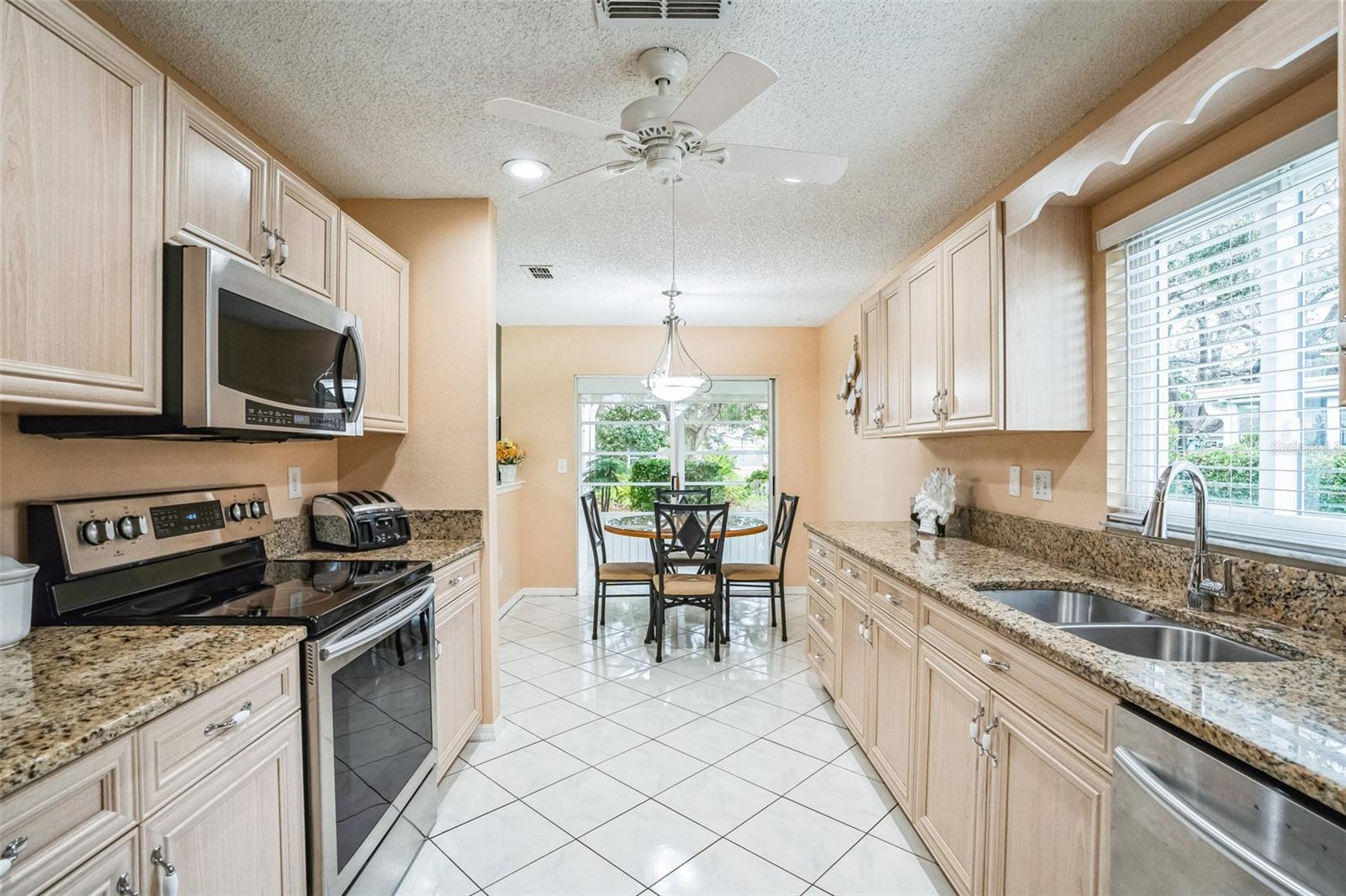 2224 MAYFIELD PALMS LN #321, SUN CITY CENTER, FL, 33573
